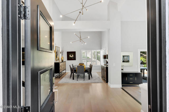 751 Lynnmere Drive, Thousand Oaks CA: https://media.crmls.org/mediaz/28060aed-d389-4aa0-8b08-c4e16d6c081e.jpg