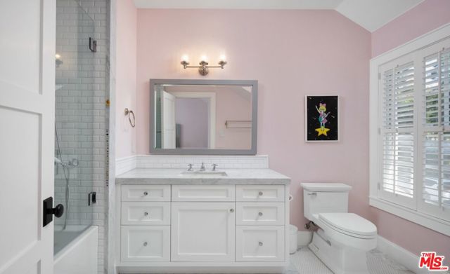 2311 Worthing Lane, Los Angeles CA: https://media.crmls.org/mediaz/28060b03-8cba-48b8-9552-0798eef66556.jpg