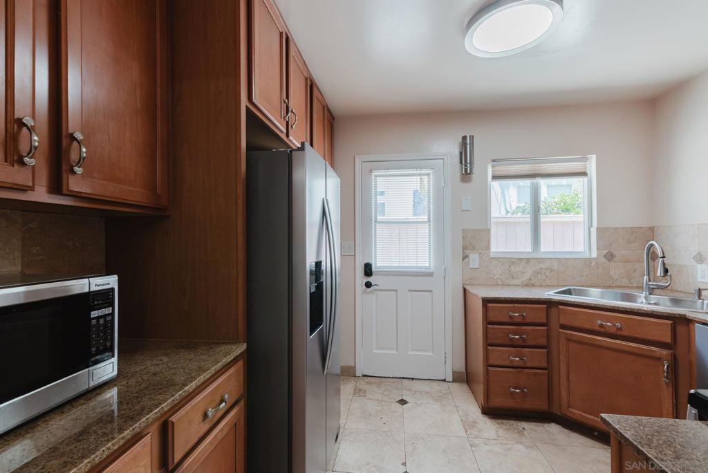 7347 Fay Ave - photo 5