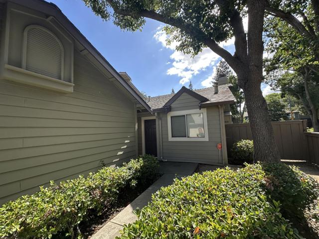 92 Frontier Trail Drive, San Jose CA: https://media.crmls.org/mediaz/2806aa2f-382d-420f-a245-2217b34b7250.jpg
