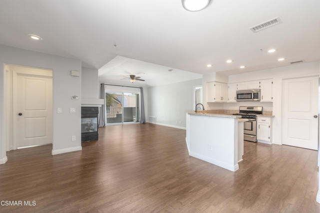 6657 Canterbury Drive, Chino Hills CA: https://media.crmls.org/mediaz/2807f677-b1bc-4a24-b8e0-67bc15616ce5.jpg