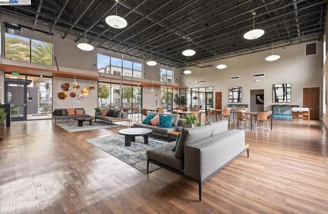 5623 Central Pkwy, Dublin CA: https://media.crmls.org/mediaz/28080d53-069e-49c3-a5c7-c0ebd04cd376.jpg