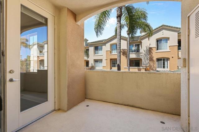 12373 Carmel Country Rd, San Diego CA: https://media.crmls.org/mediaz/280817bd-85ac-4a0b-991e-3ebc9c202edd.jpg