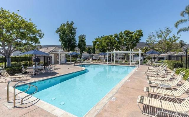 10632 Rancho Carmel Dr, San Diego CA: https://media.crmls.org/mediaz/28084d05-fec2-4924-9033-ecce2f639b62.jpg