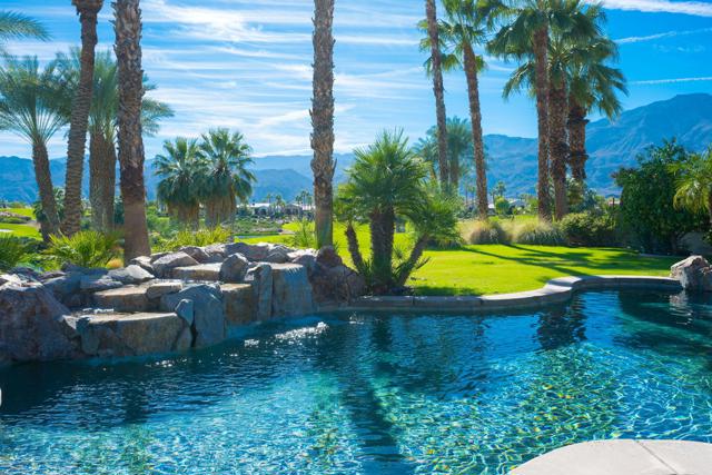 58061 Carmona, La Quinta CA: https://media.crmls.org/mediaz/2808788c-1a3a-4af2-b01b-626636a24acf.jpg