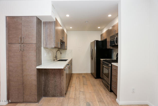2491 Purdue Avenue, Los Angeles CA: https://media.crmls.org/mediaz/2808dbab-f76e-49ec-9a44-5e42980c0880.jpg