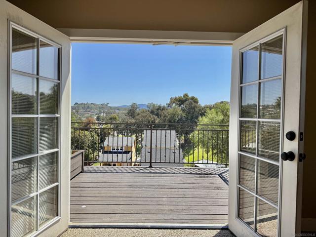3669 Calavo Dr, Spring Valley CA: https://media.crmls.org/mediaz/28091334-0646-4fff-a570-63f556e9a616.jpg