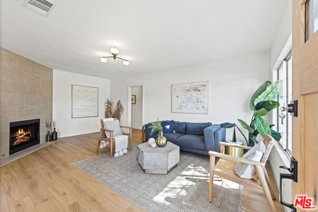 6644 Yolanda Avenue, Reseda CA: https://media.crmls.org/mediaz/280937ab-c1b4-4c4d-a553-b91173b589a4.jpg