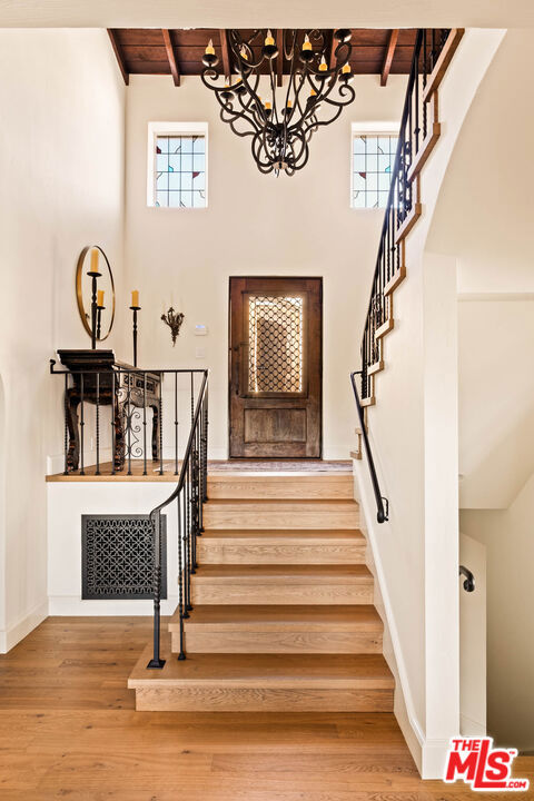 7020 La Presa Drive, Los Angeles CA: https://media.crmls.org/mediaz/280aaccd-316d-41c9-9b05-f119dea8ac70.jpg