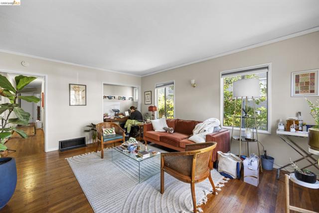 Image 12 of 38 For 367 St  