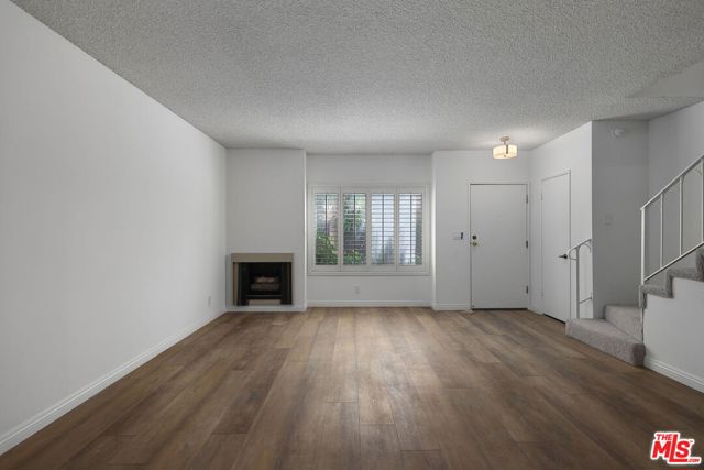 12951 Riverside Drive, 4 photo 7