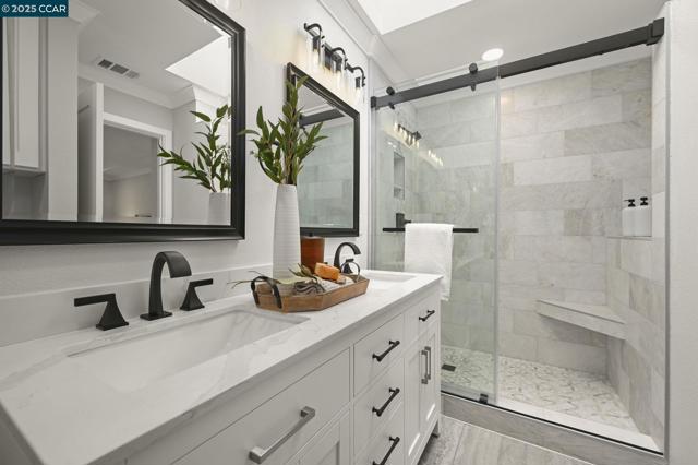 3209 Golden Rain Rd, Walnut Creek CA: https://media.crmls.org/mediaz/280bf231-edbf-4834-8e2b-a69eeaf04a28.jpg
