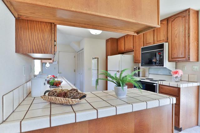 8760 Rancho Hills Drive, Gilroy CA: https://media.crmls.org/mediaz/280c3604-acdf-42e4-9c3a-e52dea09c712.jpg