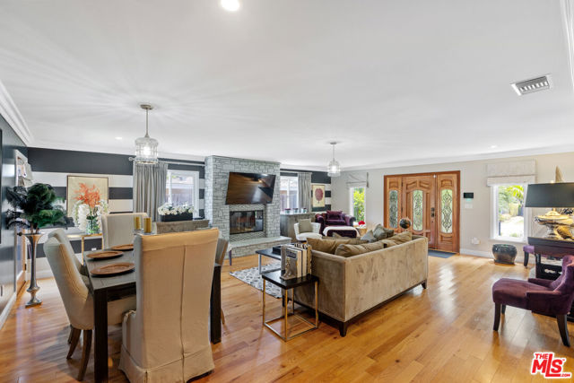 1865 E Villa Street, Pasadena CA: https://media.crmls.org/mediaz/280c3ee9-584b-47f7-b834-2c4858f574e4.jpg