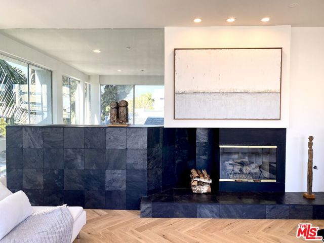 2237 S Bentley Avenue, Los Angeles CA: https://media.crmls.org/mediaz/280c6d3a-58e5-4485-b433-7998d7a7021a.jpg