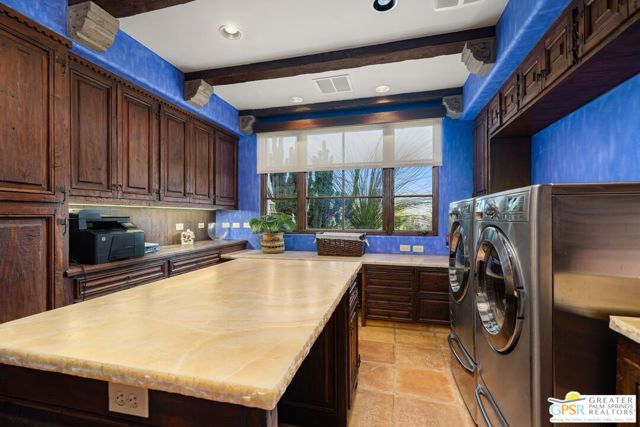 32 Clancy Lane, Rancho Mirage CA: https://media.crmls.org/mediaz/280cc3ed-3f7a-4e3a-88a9-0fbb26bdbc0f.jpg