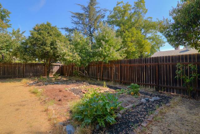 5359 14th Avenue, Sacramento CA: https://media.crmls.org/mediaz/280d1049-d5e6-407c-8be4-e6e9aac76403.jpg