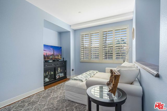 Image 17 of 43 For 7100 Playa Vista Drive 404