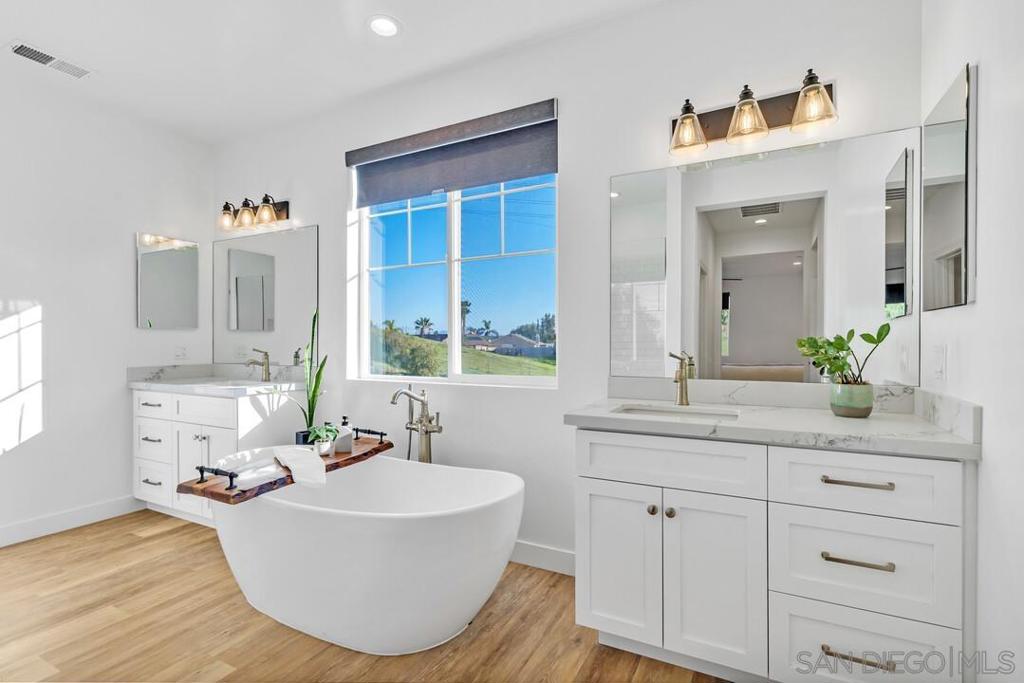 MLS #250022423SD image #26