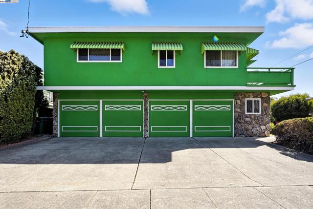 3101 61St Ave, Oakland CA: https://media.crmls.org/mediaz/280d724e-e458-4a8b-ade0-a2db5d36571a.jpg