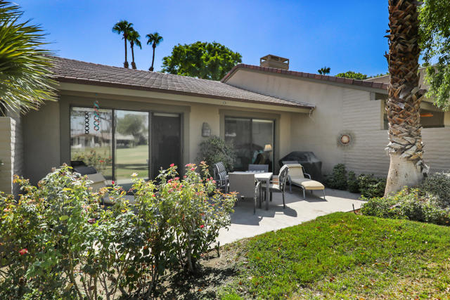 186 Running Springs Drive, Palm Desert CA: https://media.crmls.org/mediaz/280e7614-e51a-4d5e-9512-32e9e103fb0e.jpg