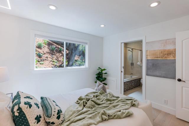 893 Madonna Way, Los Altos CA: https://media.crmls.org/mediaz/280ebcd3-e324-4a65-a35c-ed05007173e1.jpg