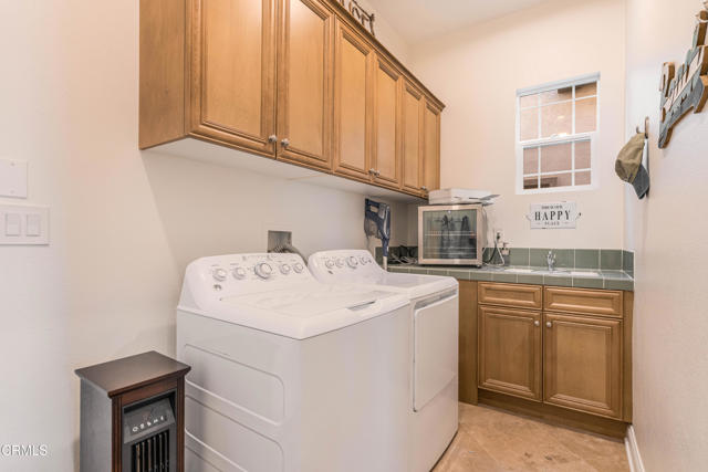 Detail Gallery Image 24 of 58 For 4126 Harbour Island Ln, Oxnard,  CA 93035 - 4 Beds | 3/1 Baths