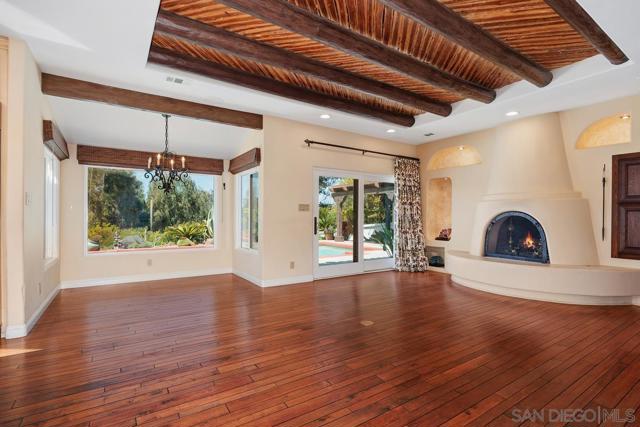 528 Flores de Oro, Rancho Santa Fe CA: https://media.crmls.org/mediaz/280f5de9-3dfd-4f04-934e-7a9d861d072b.jpg