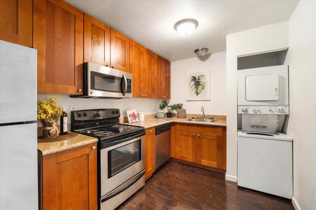 820 Casanova Avenue, Monterey CA: https://media.crmls.org/mediaz/280fe1de-ab12-437d-8f38-00239a737aec.jpg