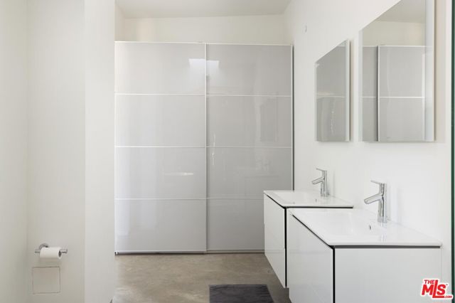 36453 Via El Pais Bonita, Temecula CA: https://media.crmls.org/mediaz/281076be-4966-427d-b621-efa77739bf08.jpg