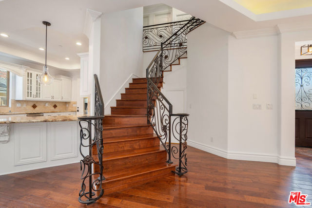 2005 Robinson Street, Redondo Beach, California 90278, 4 Bedrooms Bedrooms, ,3 BathroomsBathrooms,Residential,For Sale,Robinson,26638819