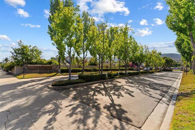 10598 Rancho Carmel Dr, San Diego CA: https://media.crmls.org/mediaz/2810b6c2-e40c-429f-8a10-9b3e1c5918b3.jpg