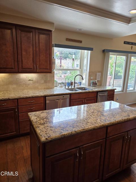 Detail Gallery Image 10 of 38 For 15653 Borges Ct, Moorpark,  CA 93021 - 4 Beds | 3 Baths