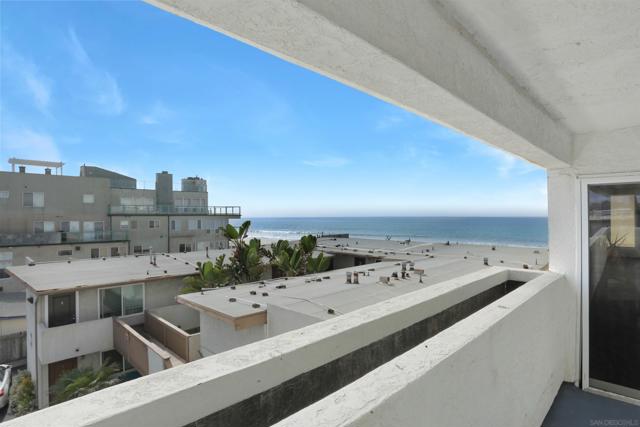 1100 Seacoast Dr, Imperial Beach CA: https://media.crmls.org/mediaz/2811b931-2b83-4052-957f-7af644b65cbc.jpg