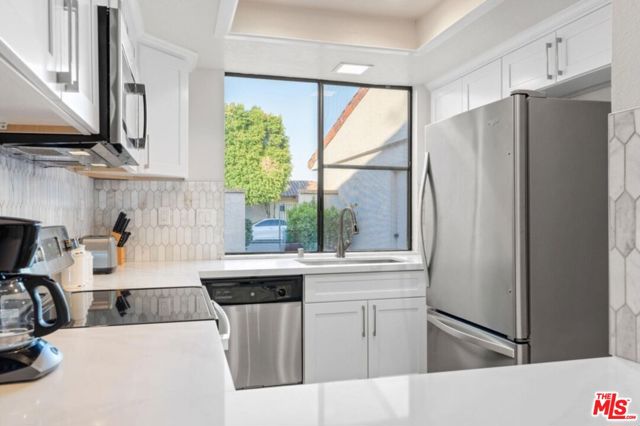 1931 Paseo Raqueta, Palm Springs CA: https://media.crmls.org/mediaz/2811d154-a805-4031-bbc8-214198f844db.jpg