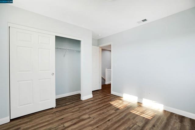 Image 33 of 41 For 550 Heritage Cir