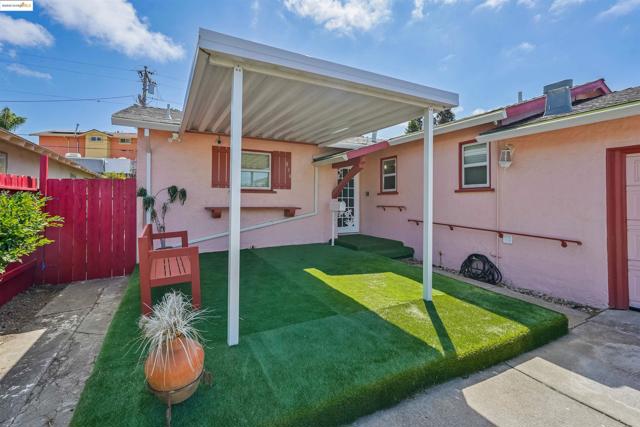 836 Stella St, Vallejo CA: https://media.crmls.org/mediaz/2811fe7a-1073-46ff-a3b2-75a3ea82b61f.jpg