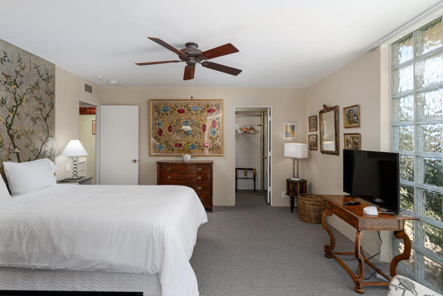 74 Lakeview Drive, Palm Springs CA: https://media.crmls.org/mediaz/2812c567-4d56-460d-af48-12575e824222.jpg