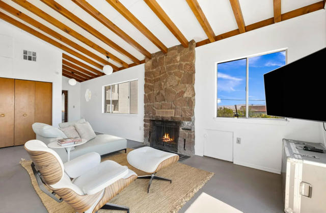 7657 N Star Avenue, 29 Palms CA: https://media.crmls.org/mediaz/281332ad-f0ca-4310-86d7-1a42685a48fc.jpg