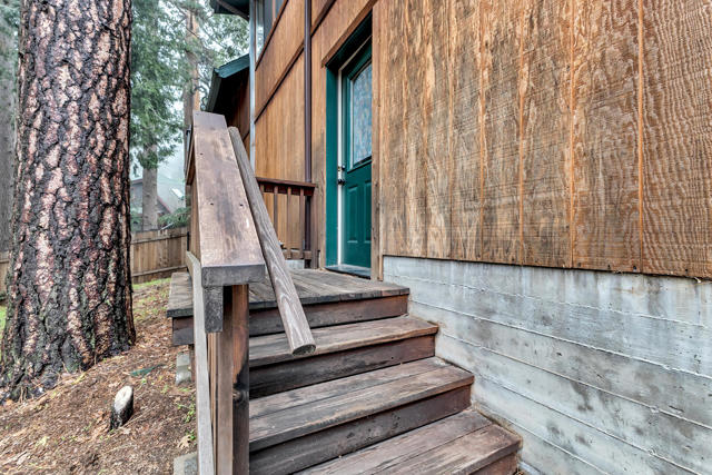 53962 Marian View Drive, Idyllwild CA: https://media.crmls.org/mediaz/28136dbf-0059-4dc2-be45-613677e893bd.jpg