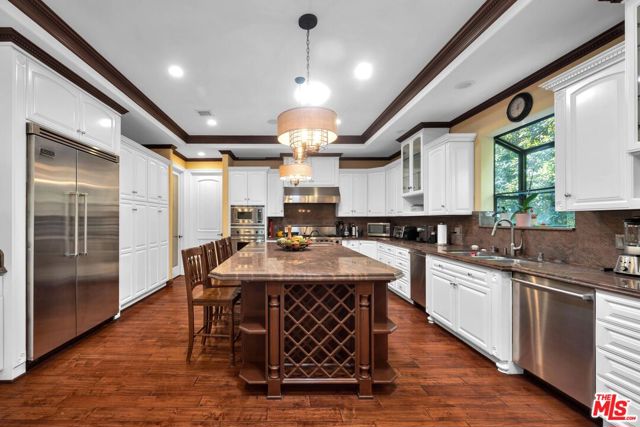 14933 Sutton Street, Sherman Oaks CA: https://media.crmls.org/mediaz/2813861d-a5c6-416d-908d-b8bf98ca12d0.jpg