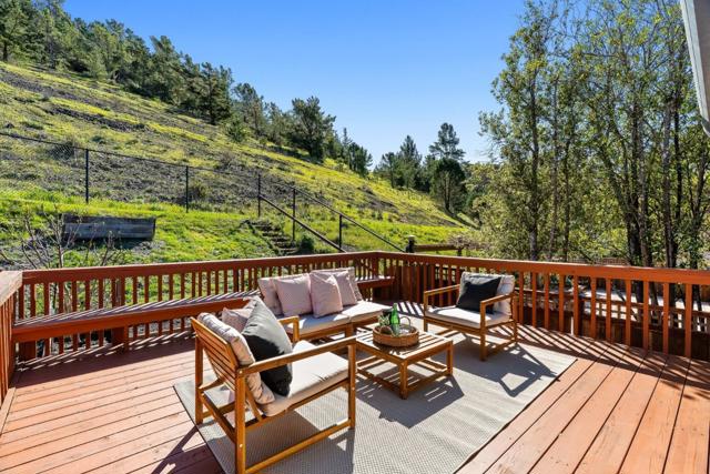 1100 Glacier Avenue, Pacifica CA: https://media.crmls.org/mediaz/281404a6-a273-437b-964e-3f02877b7460.jpg