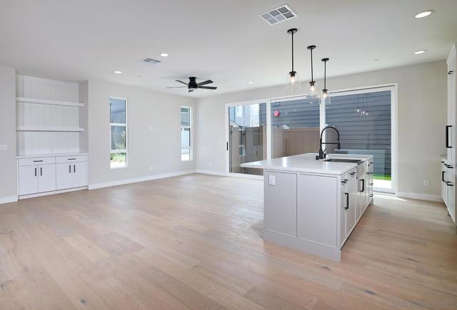 569 N Vulcan Ave, Encinitas CA: https://media.crmls.org/mediaz/28141b6b-338c-4e5c-9171-790b06e5a13e.jpg