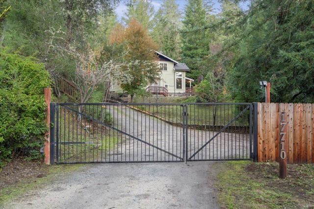 17710 Bear Creek Road, Boulder Creek CA: https://media.crmls.org/mediaz/28144530-2f8a-4b13-bf28-447e87721637.jpg