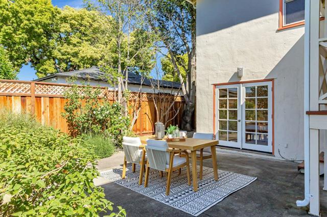991 E Taylor Street, San Jose CA: https://media.crmls.org/mediaz/28147d7b-3b89-4fc1-ab8b-97fc8281d2eb.jpg