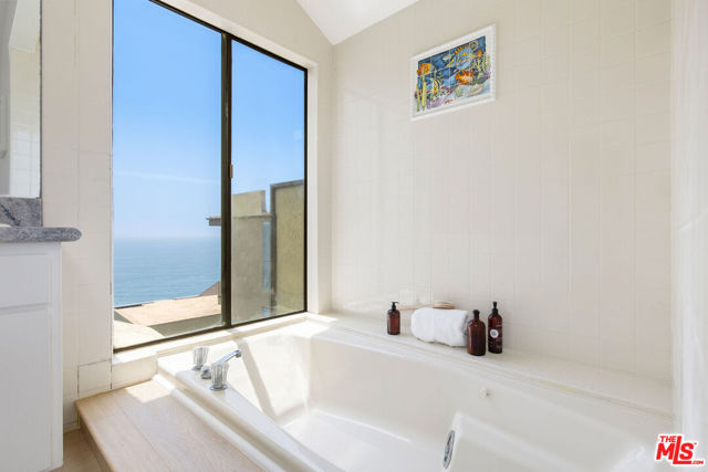 18057 Coastline Drive, Malibu, California 90265, 3 Bedrooms Bedrooms, ,1 BathroomBathrooms,Condominium,For Sale,Coastline,24408287