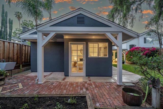 1018 Delmas Avenue, San Jose CA: https://media.crmls.org/mediaz/28151e4e-b00a-4901-b2ae-8c71eb98d0e8.jpg