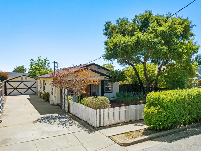 130 Parnell Street, Santa Cruz CA: https://media.crmls.org/mediaz/2815e5c8-21b4-4055-a30d-bc26face831e.jpg