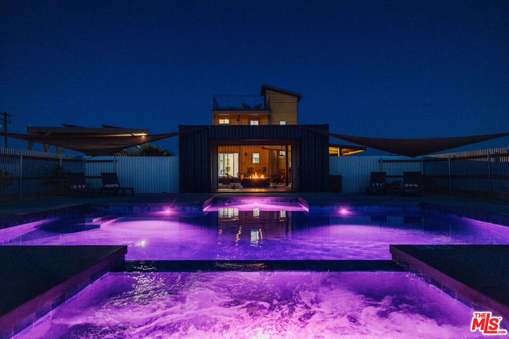 https://media.crmls.org/mediaz/28163049-9482-40ee-82e4-9cd2f20bc539.jpg?preset=X-Large