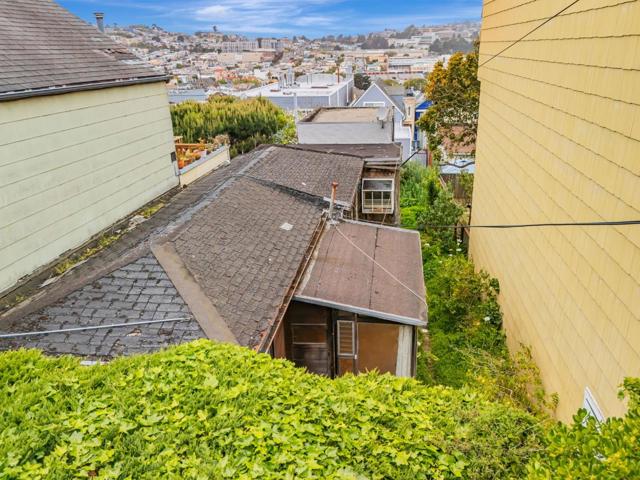 658 Lisbon Street, San Francisco CA: https://media.crmls.org/mediaz/28173664-8005-4f70-b65c-1498fb8995f2.jpg